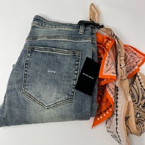 NWT Men’s BLUECARATS THE MCQUEEN Patch Distressed Denim Jean DIRTY INDIGO Sz 34